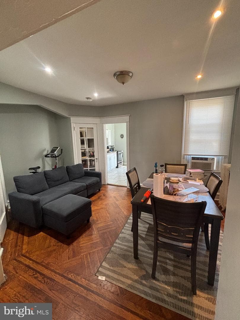 537 Anchor Street photo 4