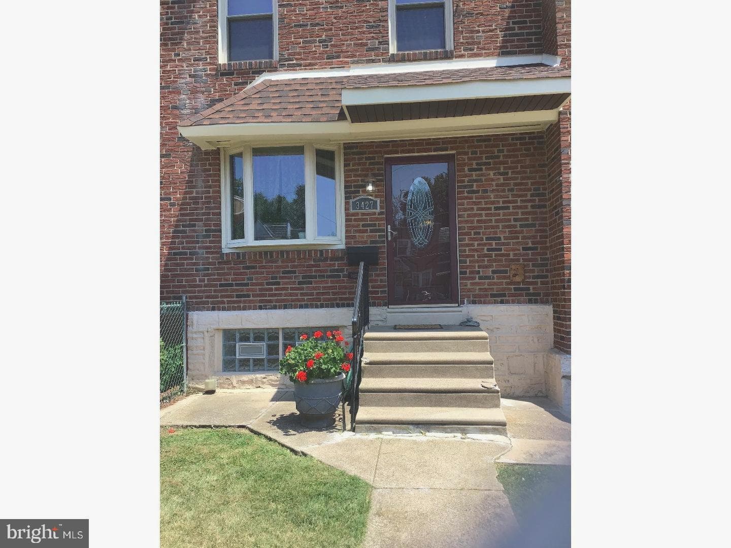 3427 Stanwood St photo 1