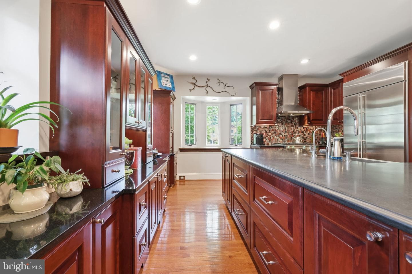 509 E Roumfort Road photo 20