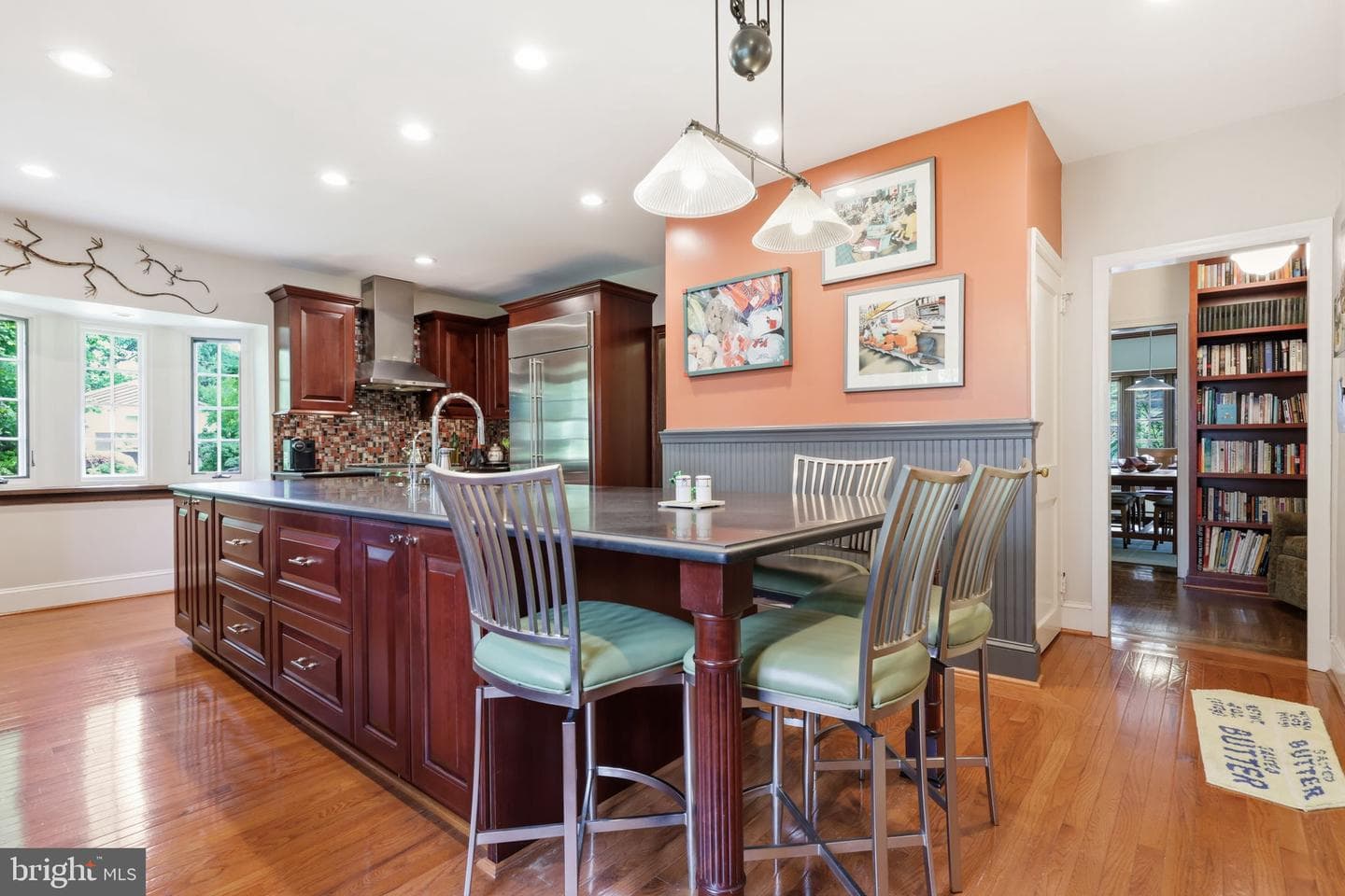 509 E Roumfort Road photo 24