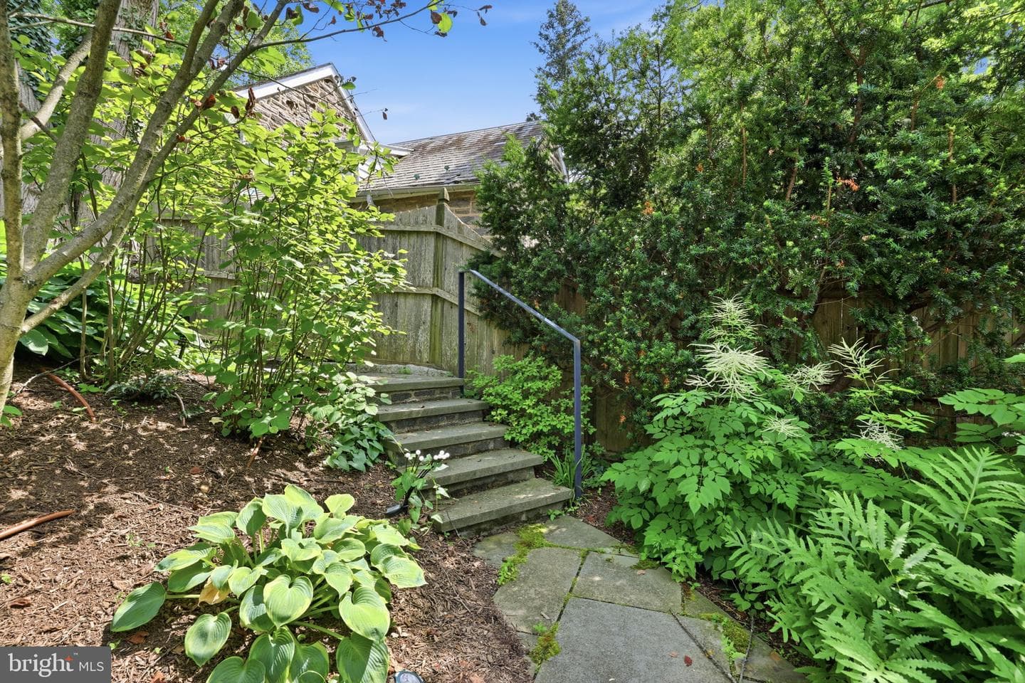 509 E Roumfort Road photo 69