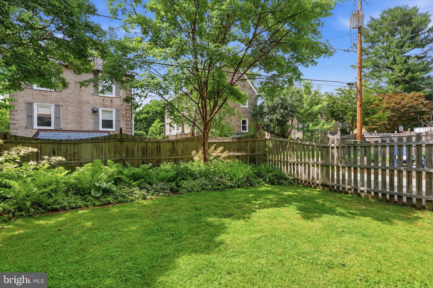 509 E Roumfort Road photo 71