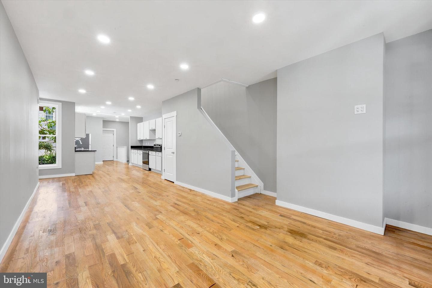 642 N Frazier Street photo 3