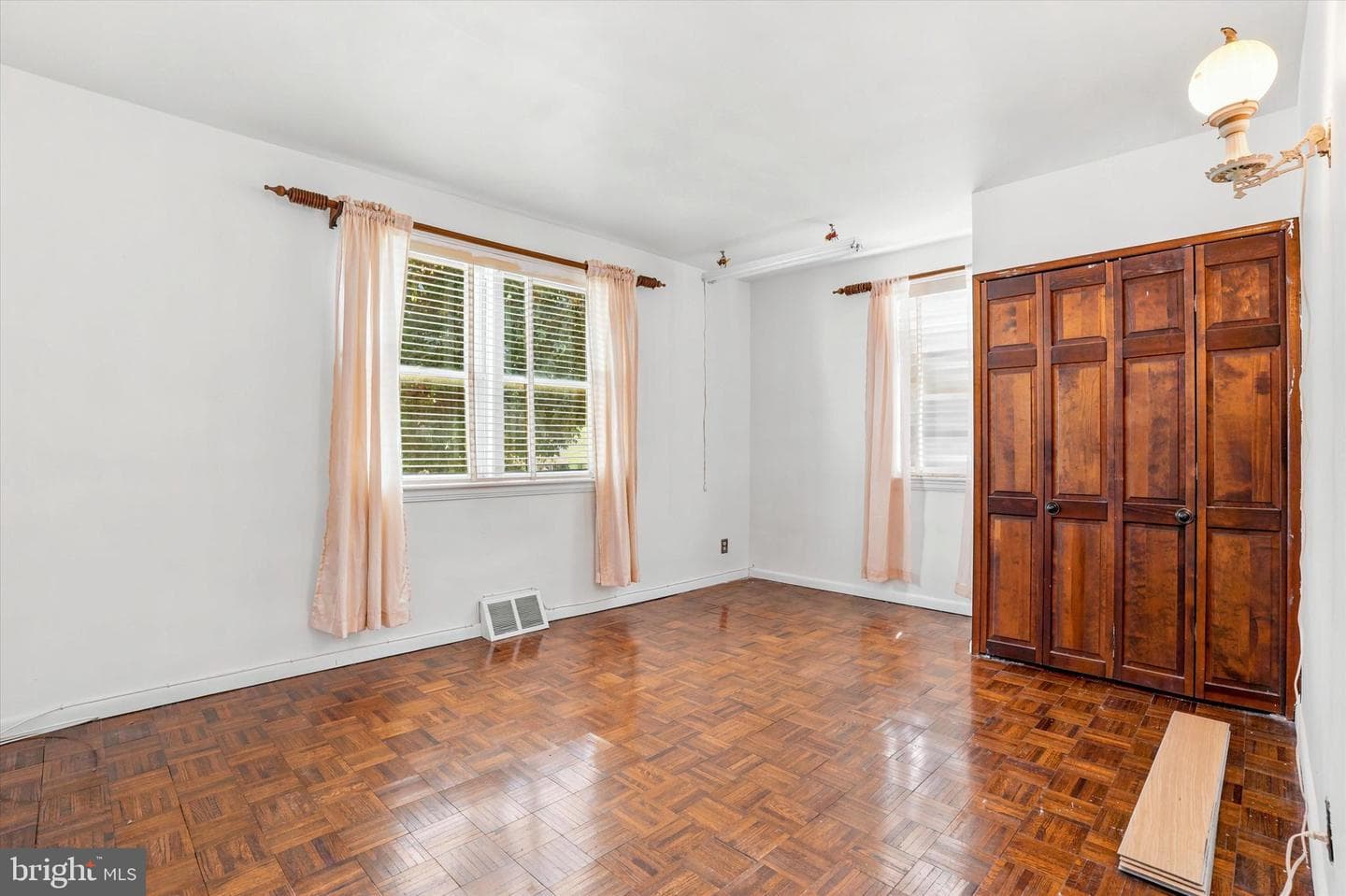 3112 Fordham Road photo 10