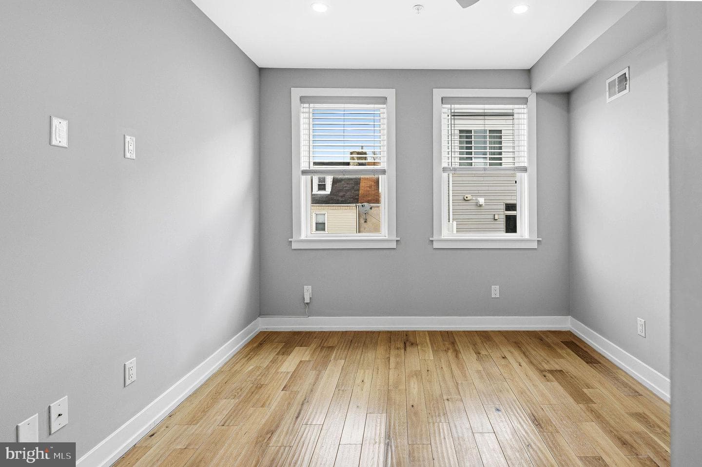 1135 E Berks Street photo 18