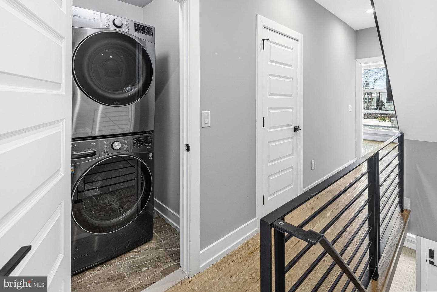 1135 E Berks Street photo 20