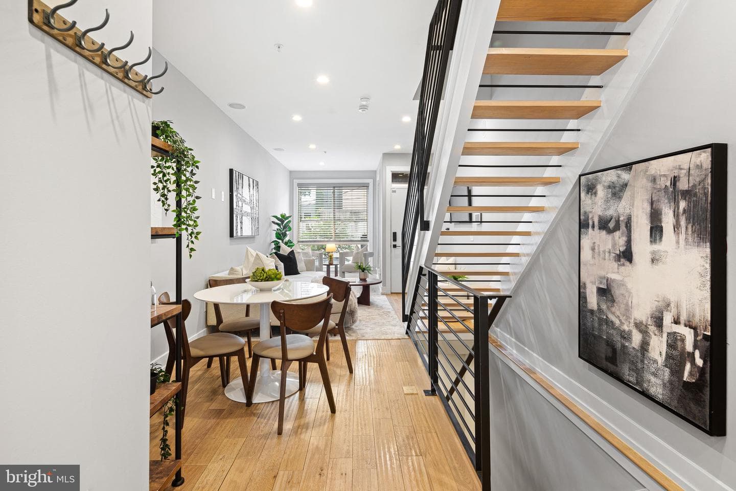 1135 E Berks Street photo 3