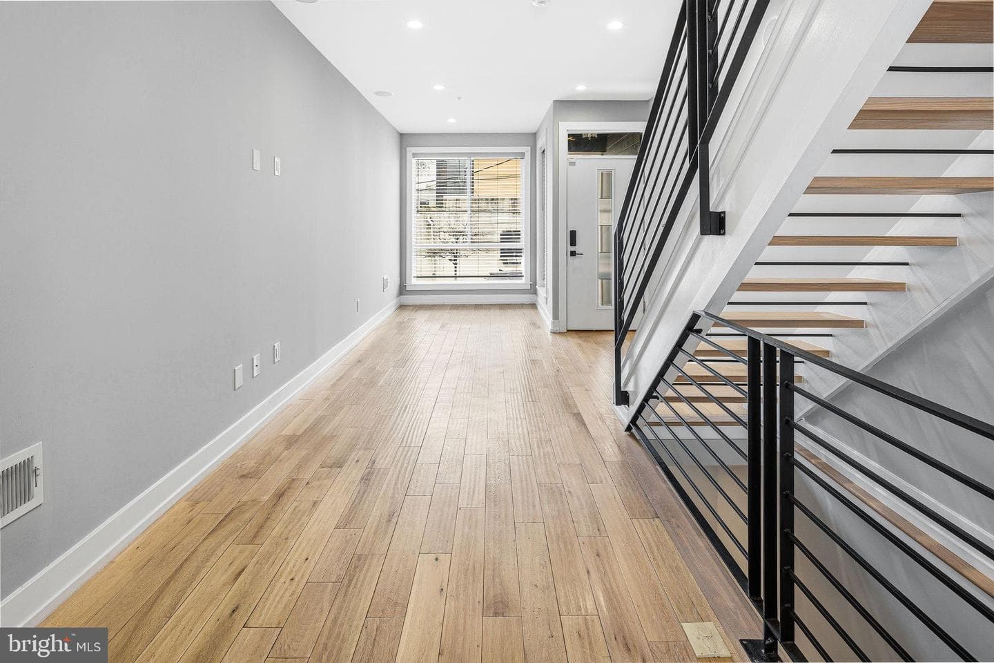 1135 E Berks Street photo 41