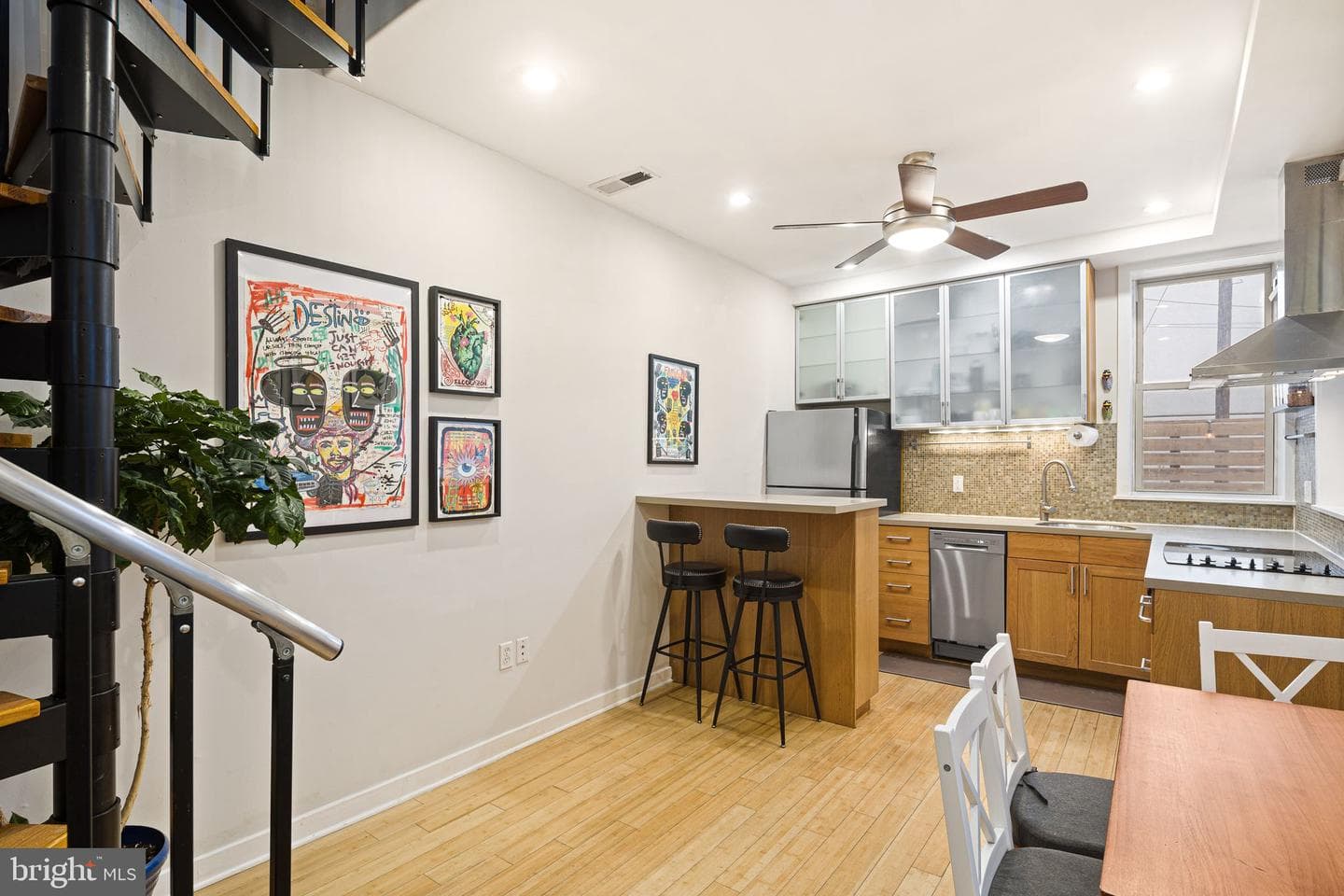 411 S Carlisle St # 4 photo 2
