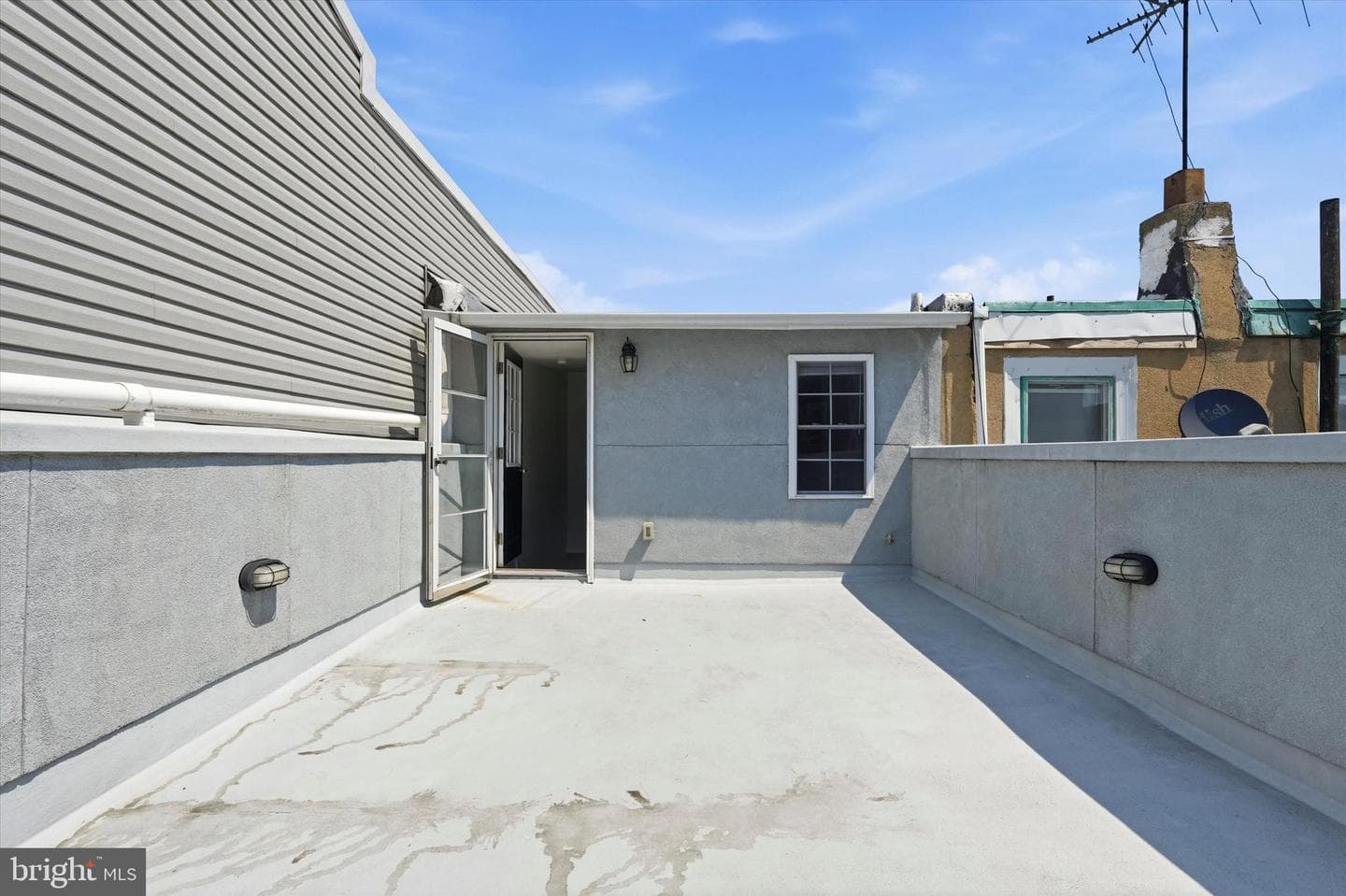 726 Mckean Street photo 35