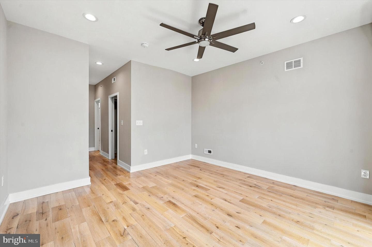 1446 S Taylor Street photo 27