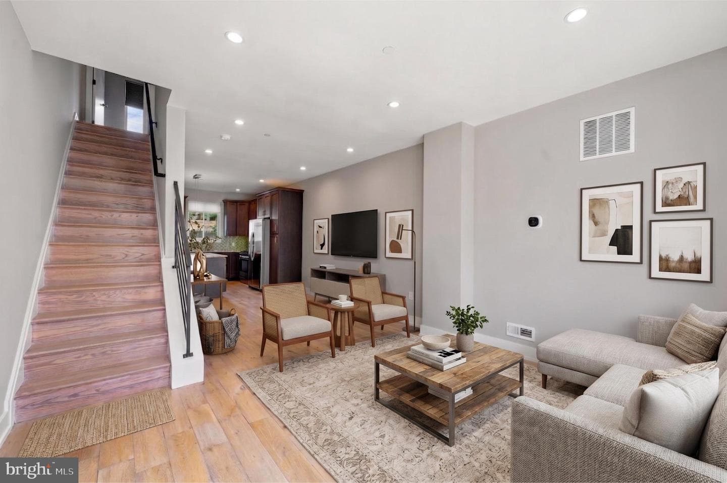 1446 S Taylor Street photo 3