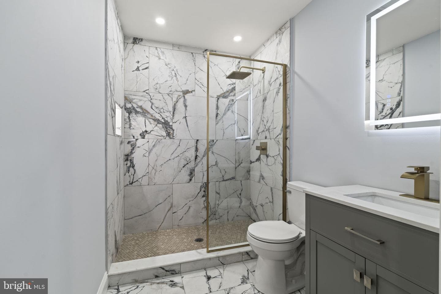1651 Conklin Street photo 18