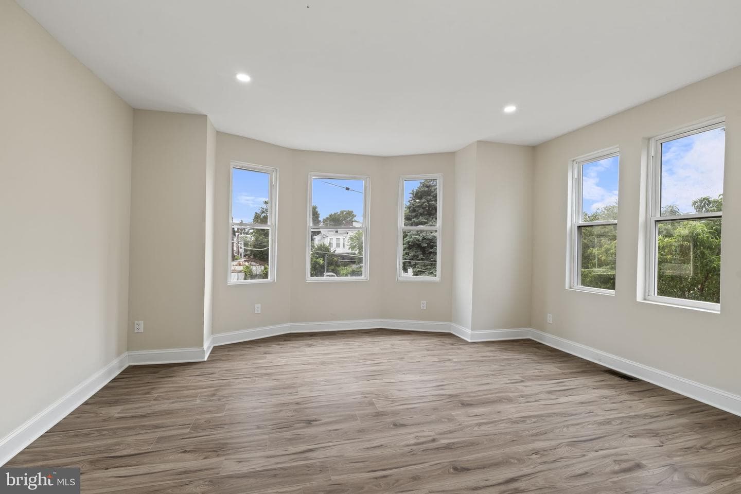 1651 Conklin Street photo 22
