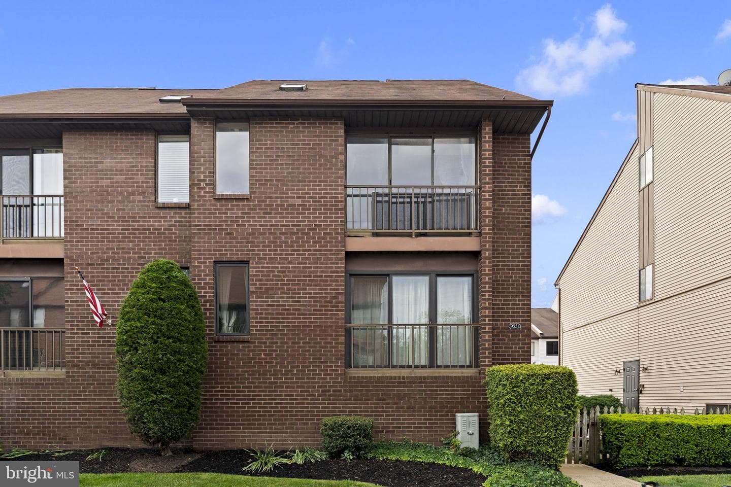 9551 James Street #15b photo 1
