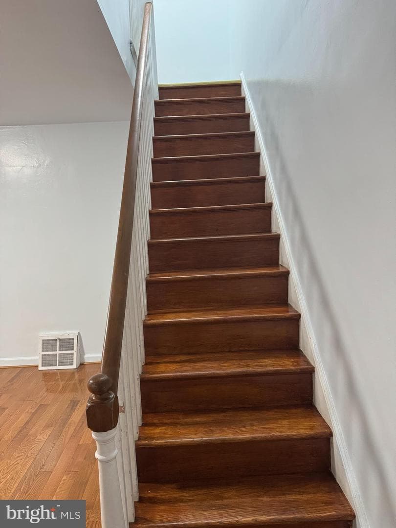 1109 Fanshawe Street photo 6