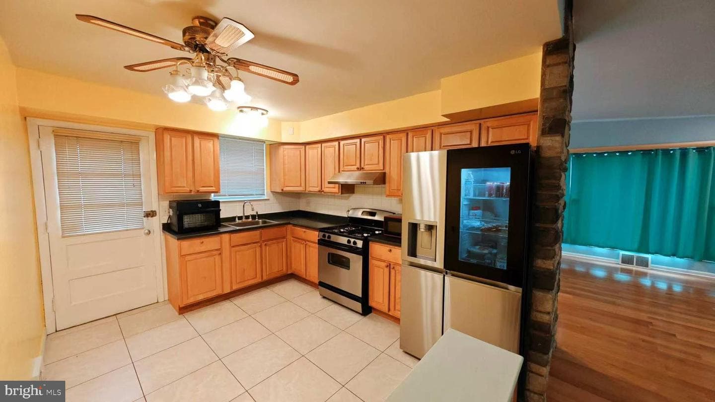 7621 Dorcas Street photo 9