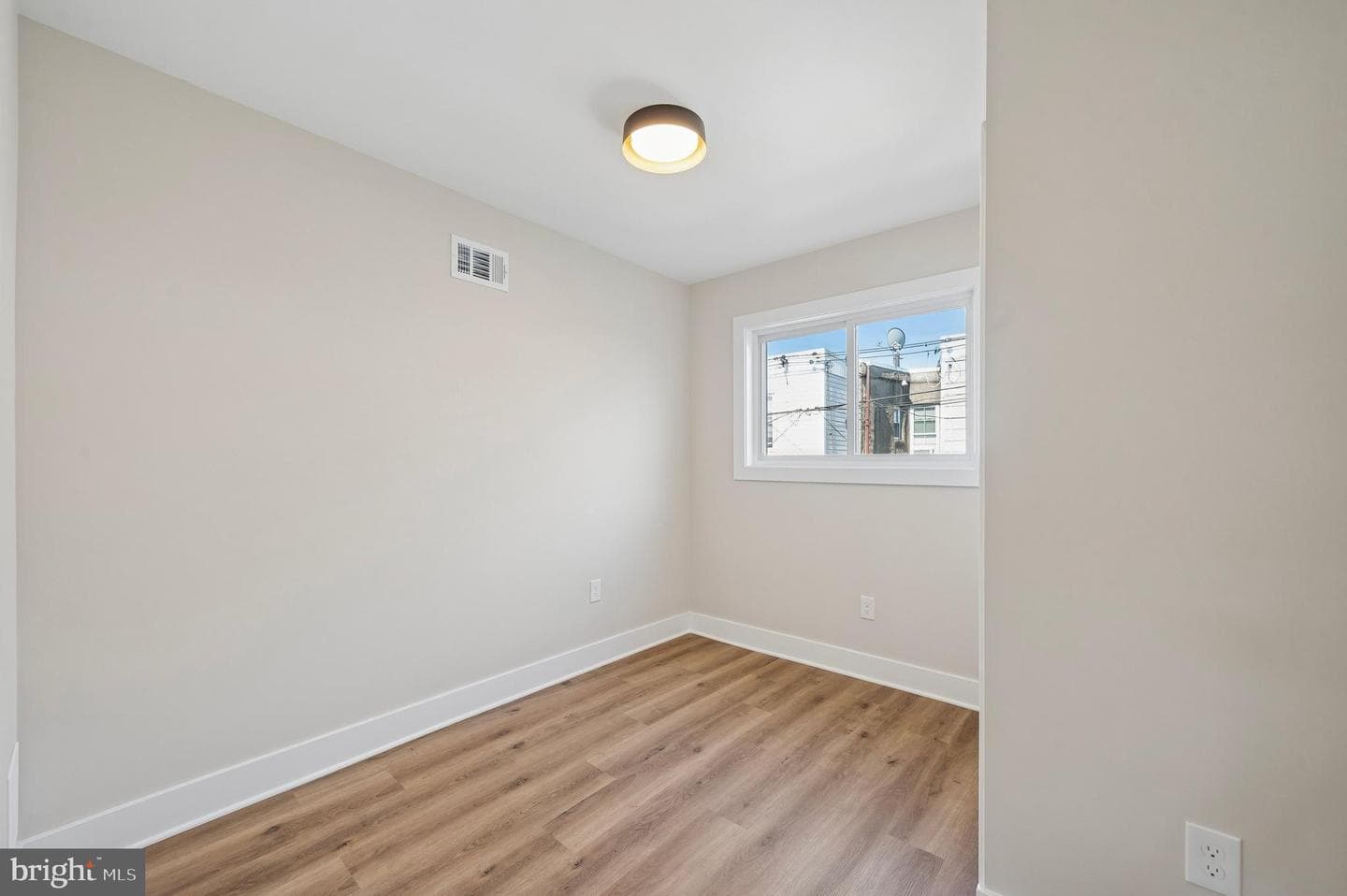 2602 S 10th Street photo 12