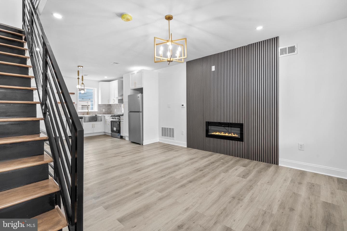 4642 Hurley Street photo 4