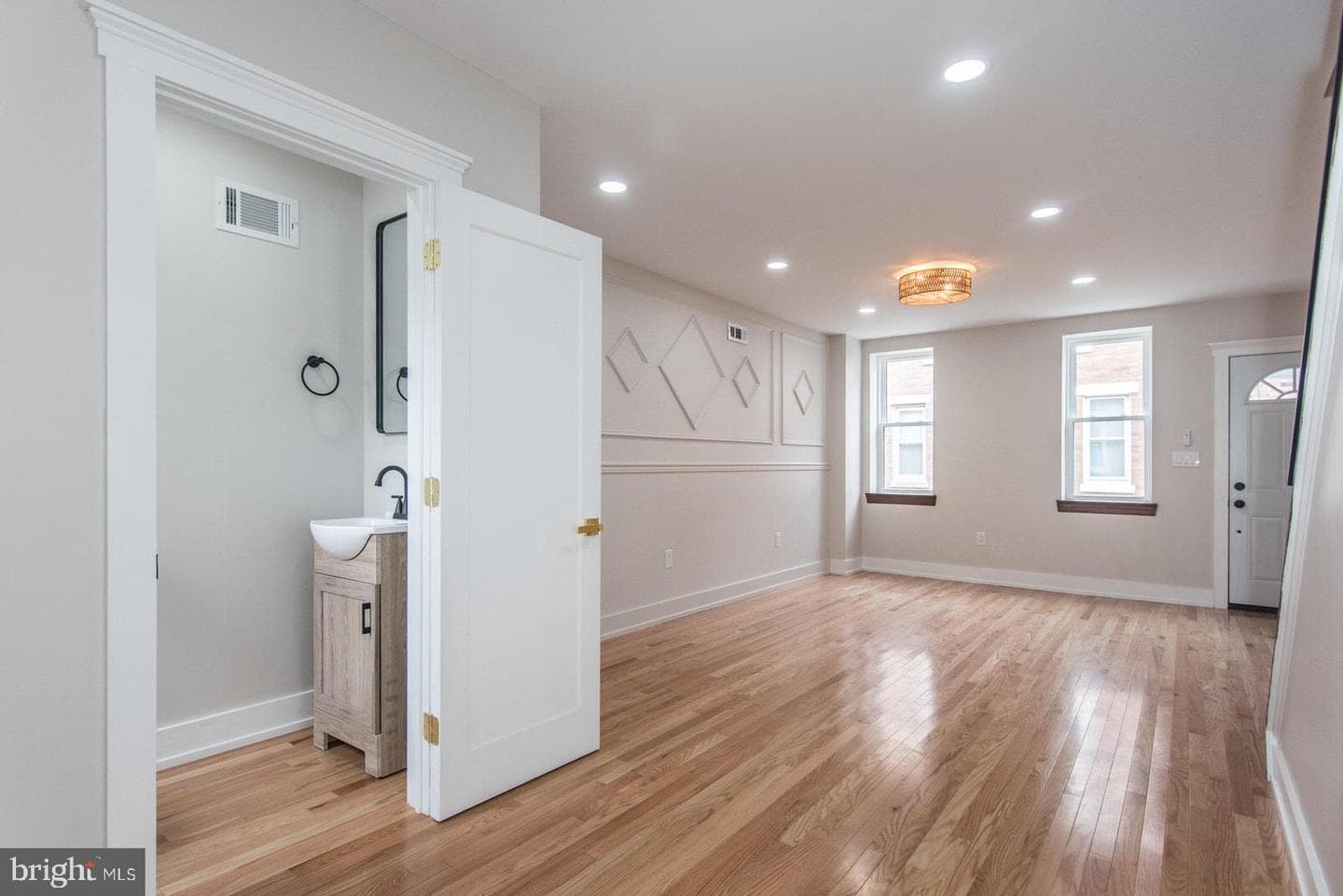 3143 Livingston Street photo 15