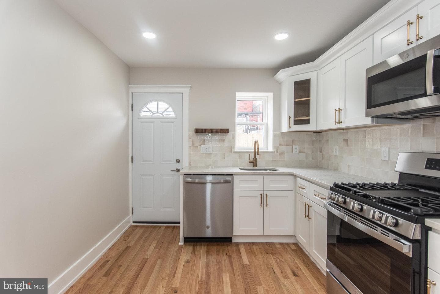 3143 Livingston Street photo 19
