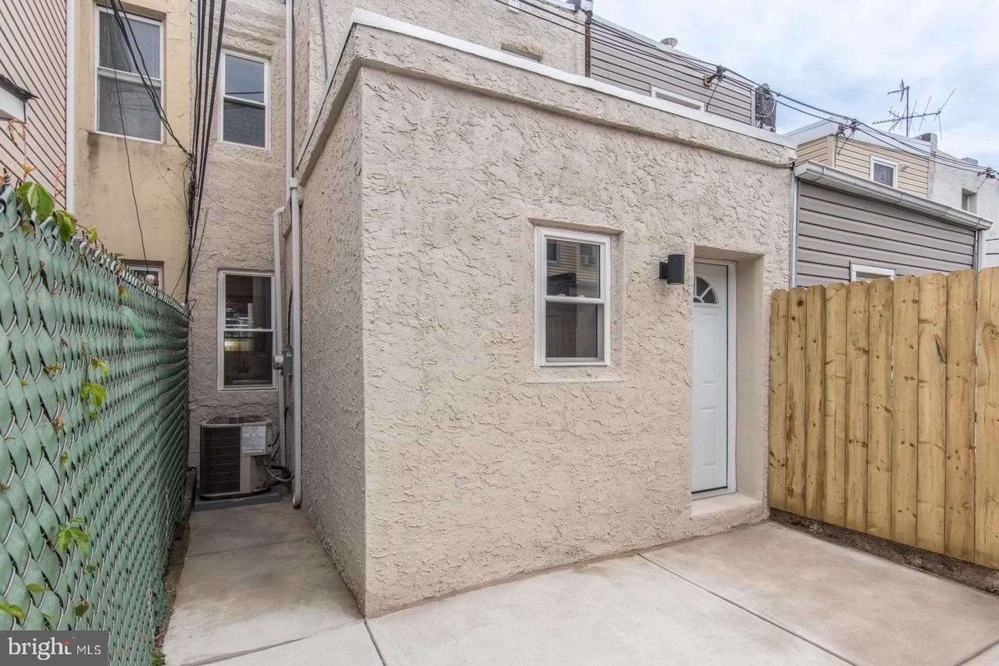 3143 Livingston Street photo 53