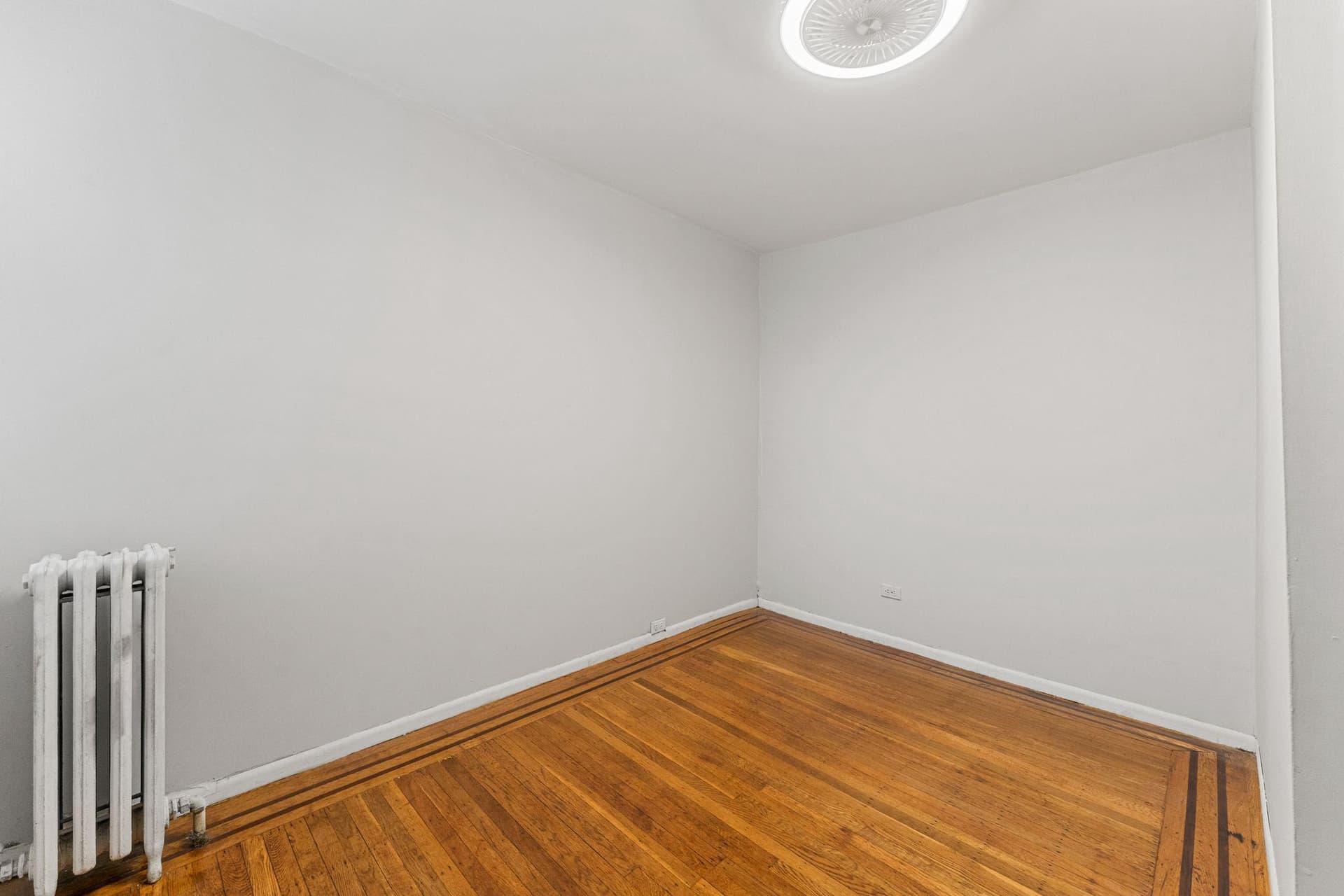 471 E Pleasant Street photo 16