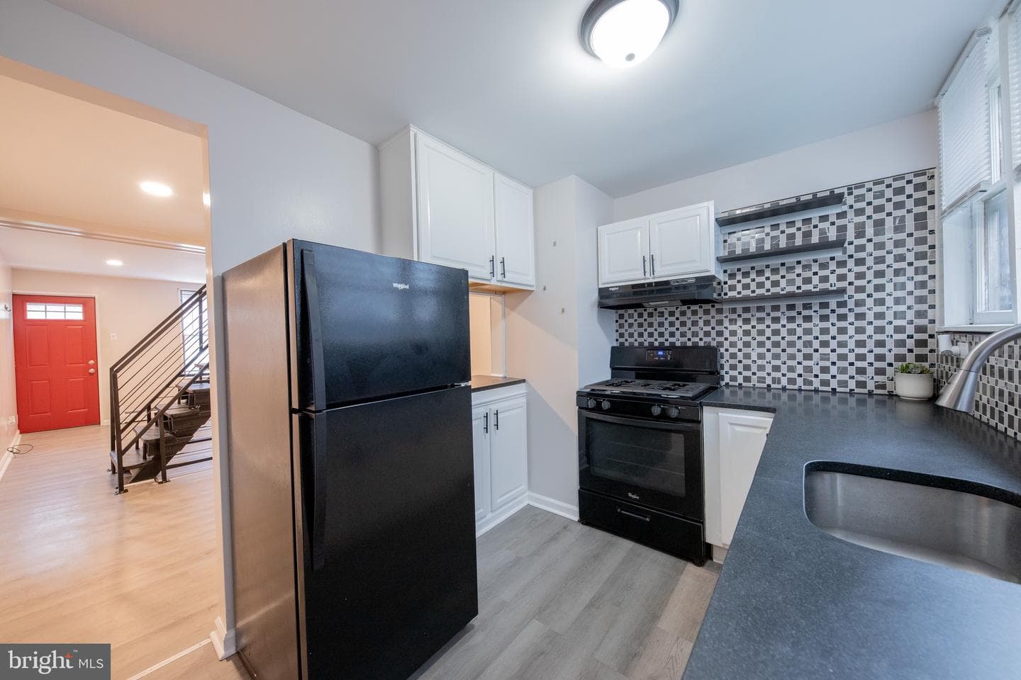 2924 Salmon Street photo 12