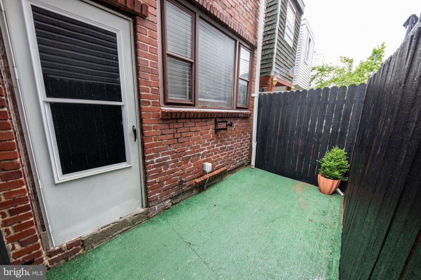 2924 Salmon Street photo 32