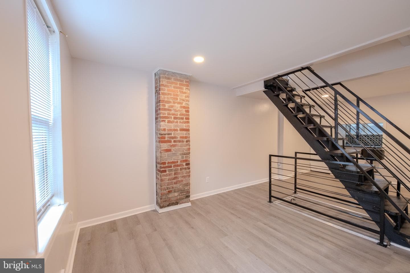 2924 Salmon Street photo 6