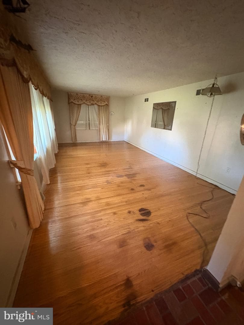 1021 E Vernon Road photo 5