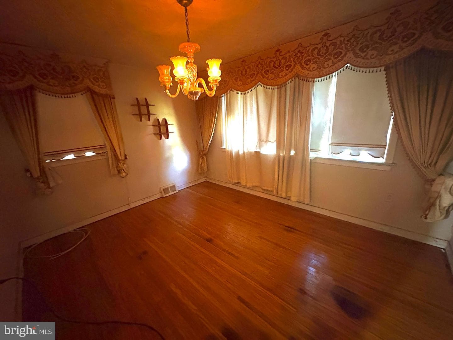 1021 E Vernon Road photo 6