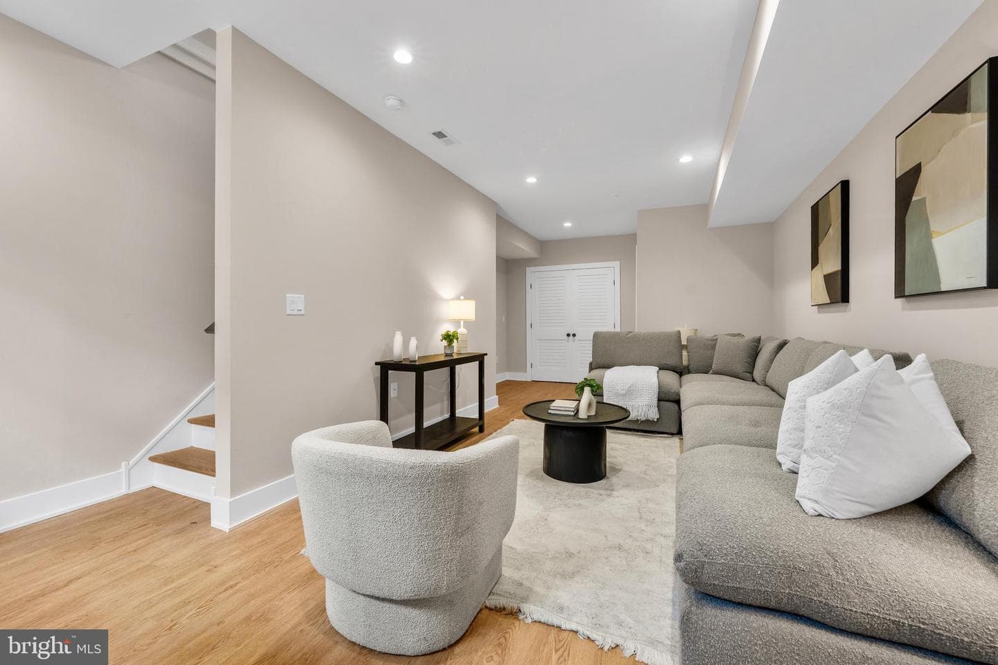 909 Emily Street photo 45