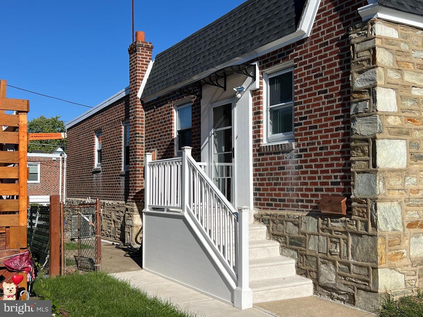 1621 Strahle Street photo 3