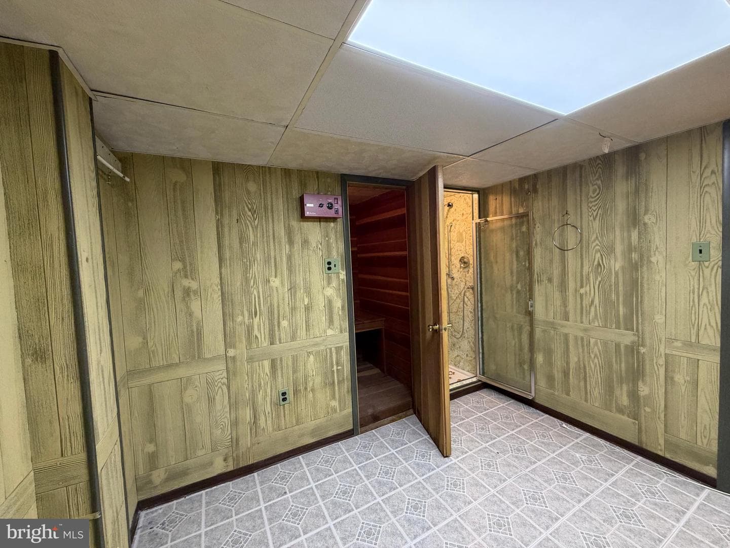 1621 Strahle Street photo 36
