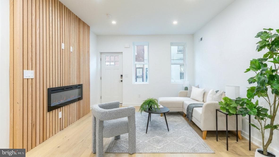2074 Birch Street photo 7