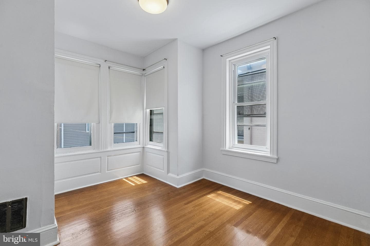 1913 N Howard Street photo 21