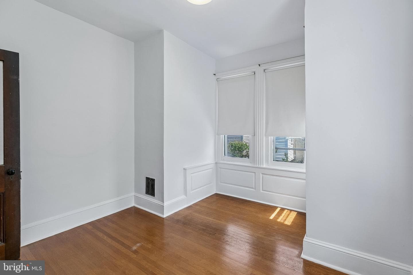 1913 N Howard Street photo 23