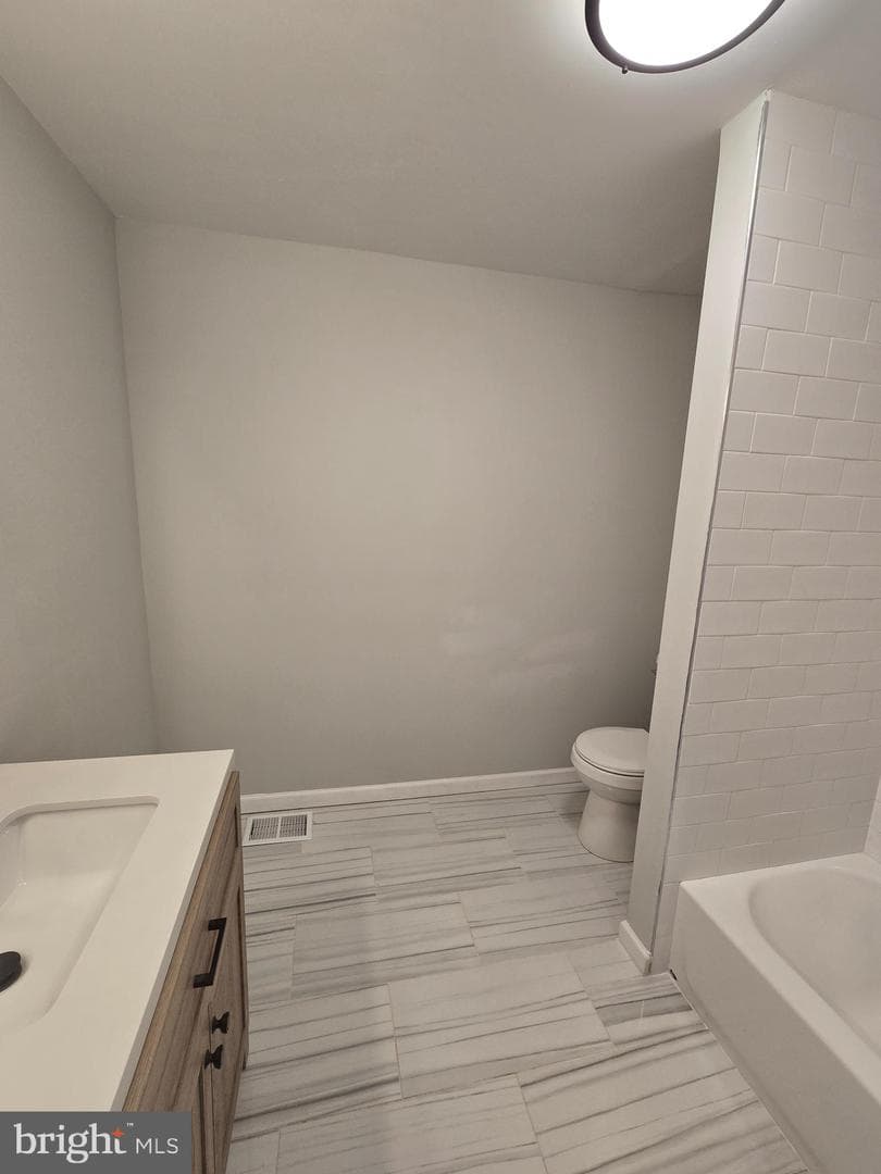 5625 Crowson Street photo 25