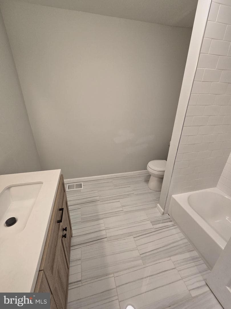 5625 Crowson Street photo 27