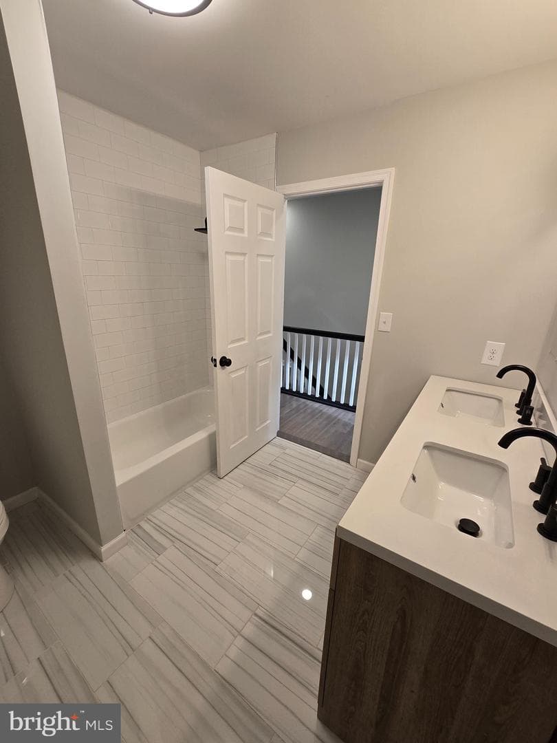 5625 Crowson Street photo 31