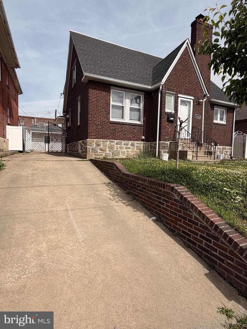 7414 Castor Avenue photo 3