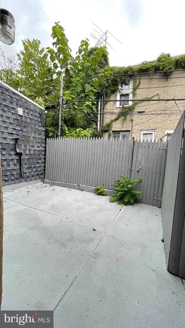 621 E Wensley Street photo 9