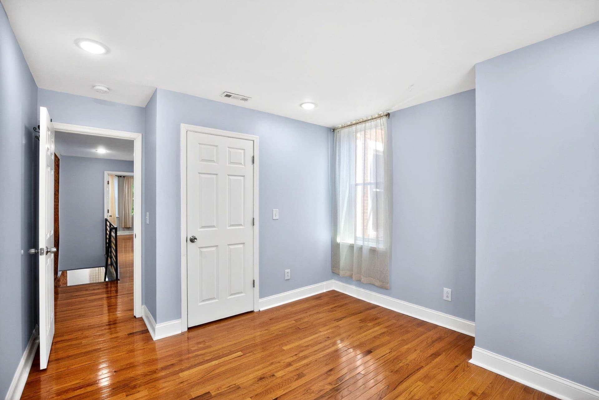 5148 Catharine Street photo 21