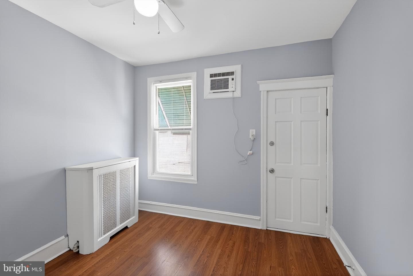 2114 S Lambert Street photo 16
