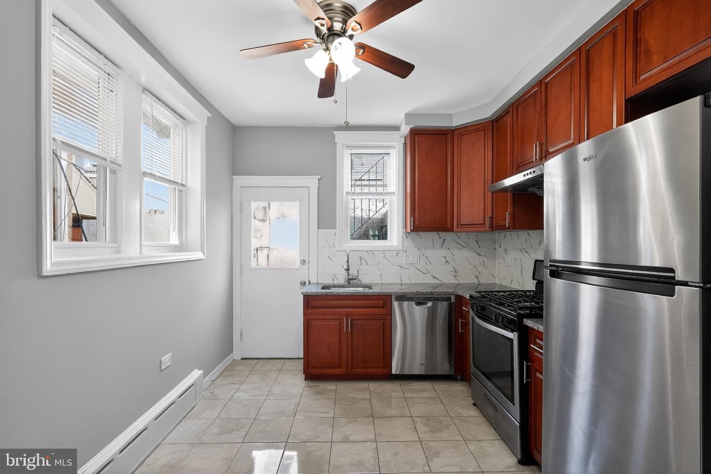 2114 S Lambert Street photo 7