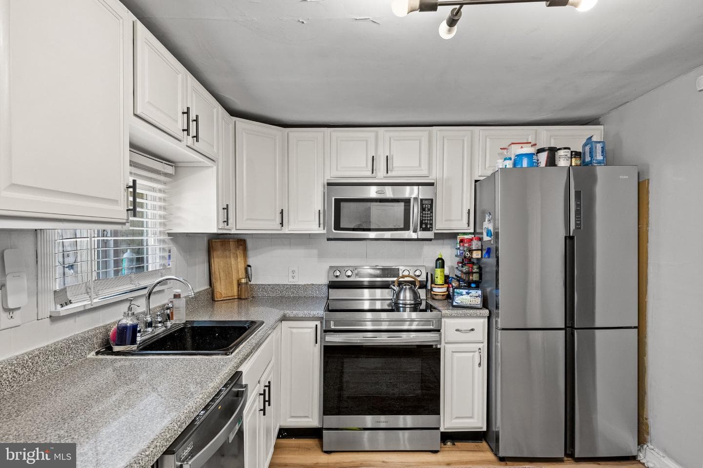 233 Tree Street photo 7