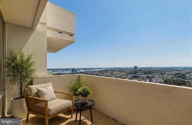 604 S Washington Square #2211 photo 3