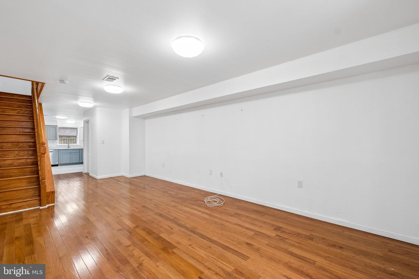 732 Dickinson Street photo 4