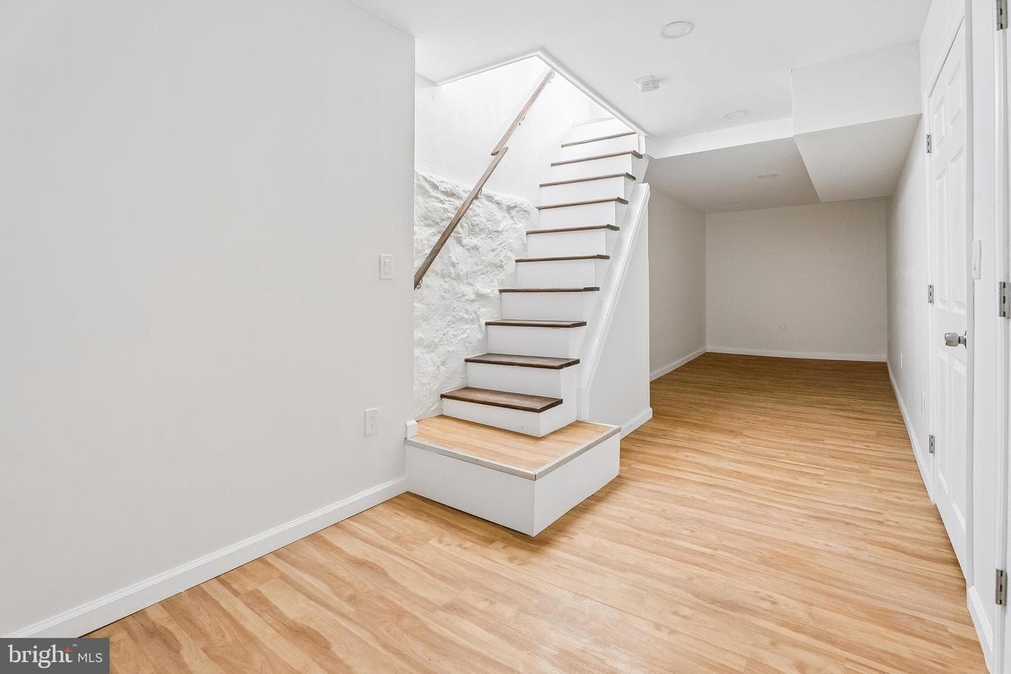 1716 N Hollywood Street photo 14
